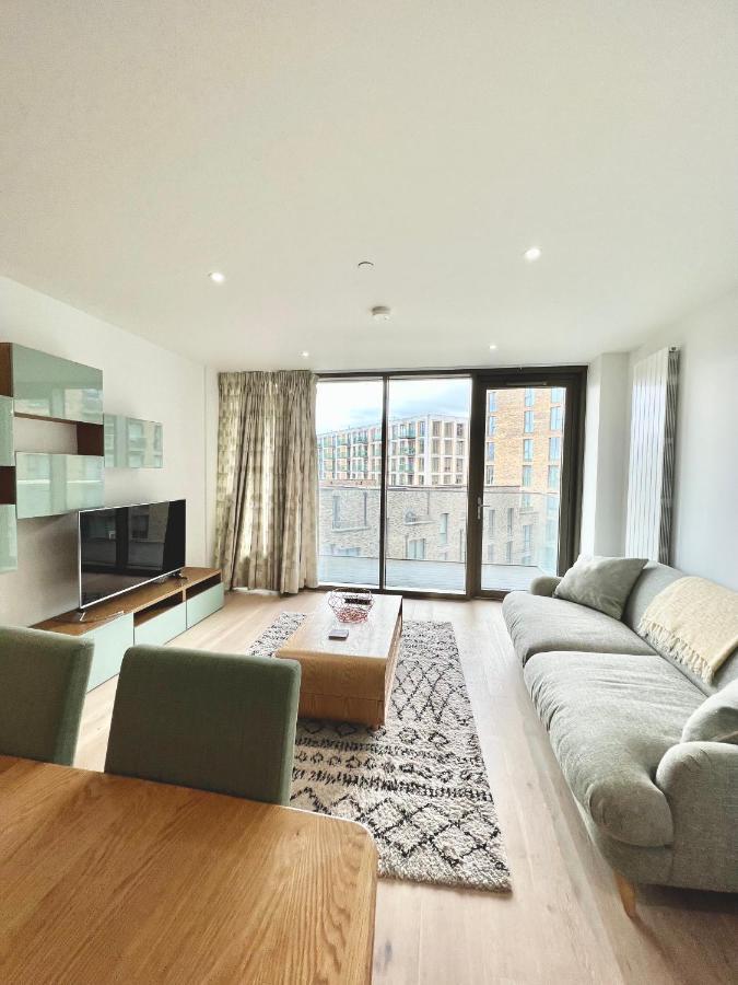 Luxury 2 Bedroom 2 Bathroom Apartment - London City Airport Bagian luar foto